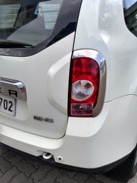 Pearl White Renault Duster 85 PS Diesel RxL