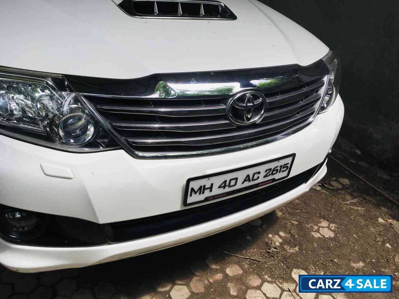 White Toyota Fortuner Diesel