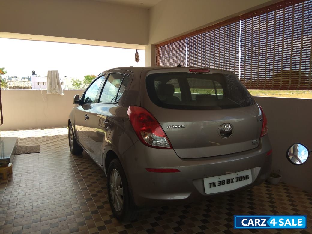 Bronze Hyundai i20 Sportz 1.2