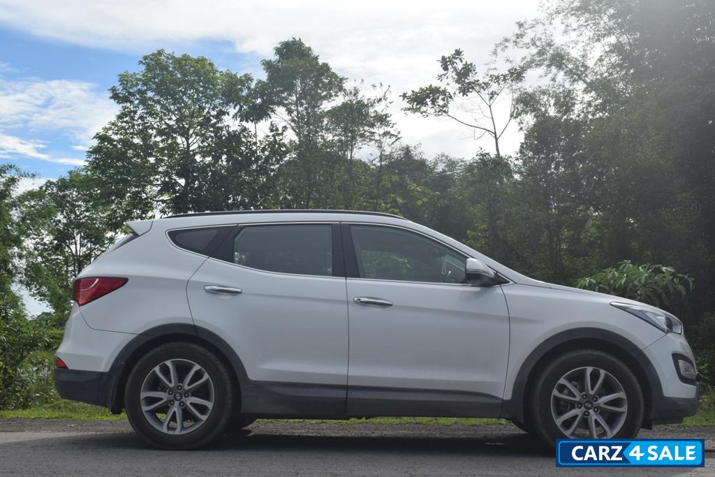 Hyundai Santa Fe 2WD MT