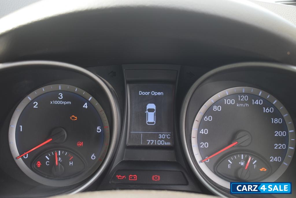 Hyundai Santa Fe 2WD MT