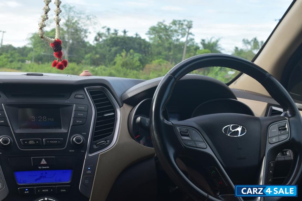 Hyundai Santa Fe 2WD MT