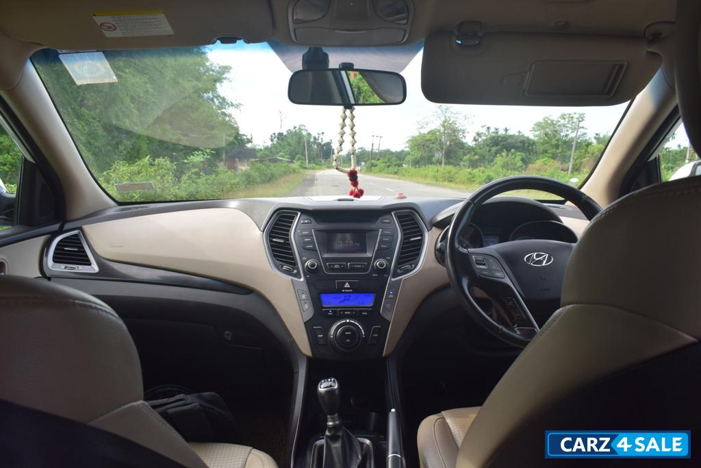 Hyundai Santa Fe 2WD MT