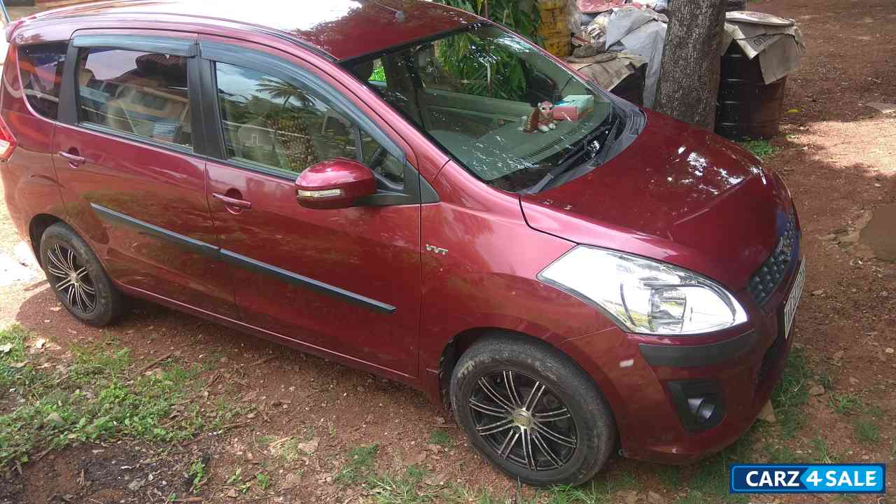 Brick Red Maruti Suzuki Ertiga
