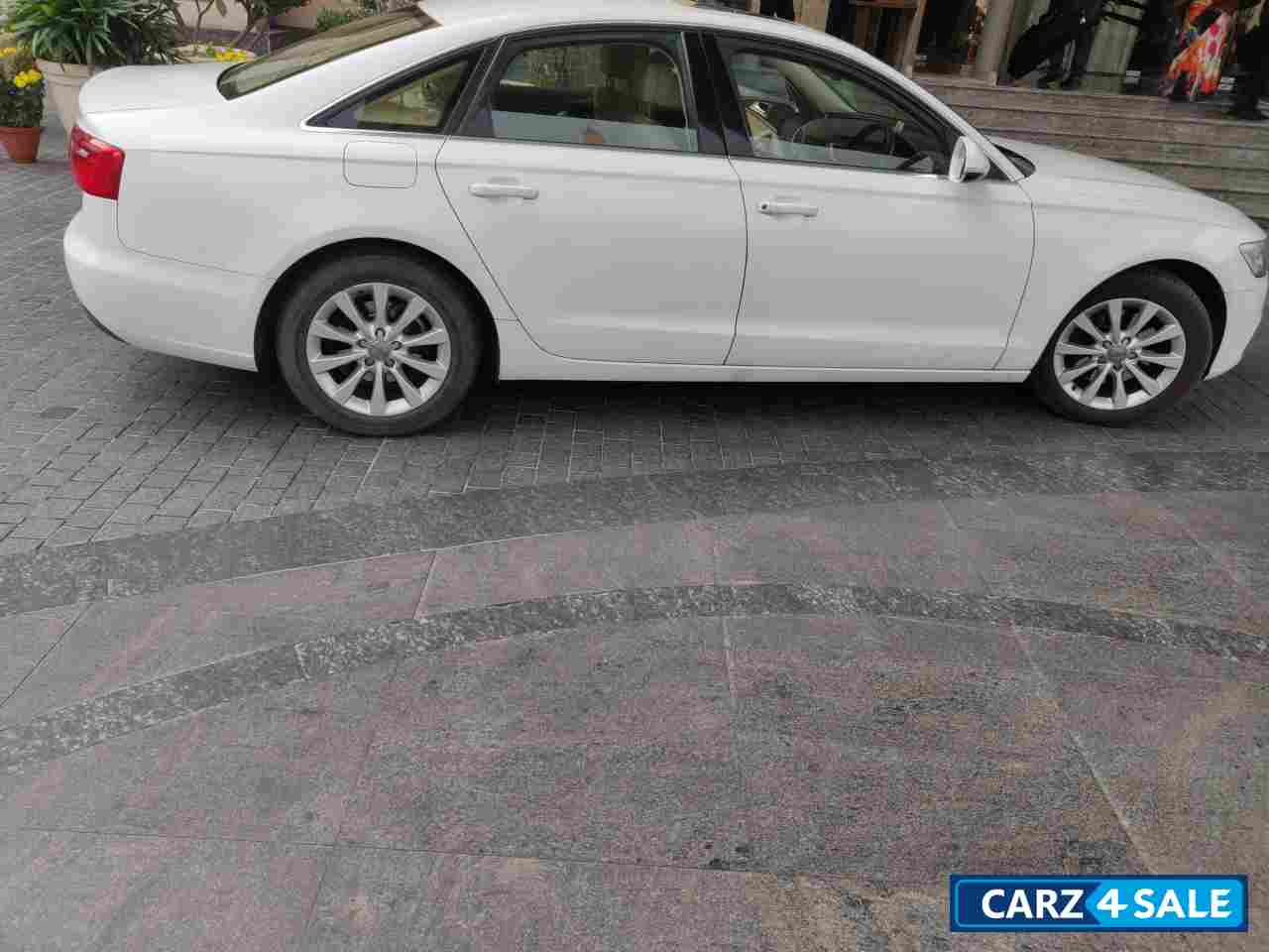 White Audi A6 2.0 TDI Premium