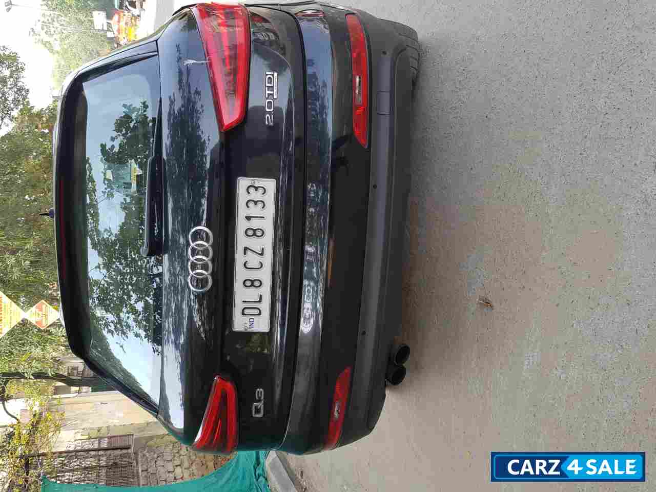 Black Audi Q3 2.0 TDI quattro Premium