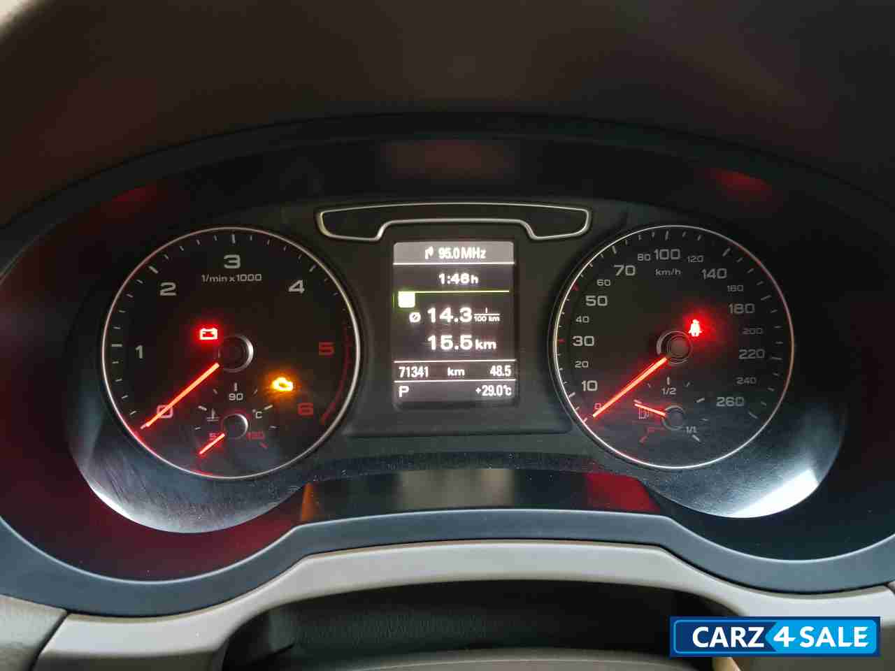 Black Audi Q3 2.0 TDI quattro Premium