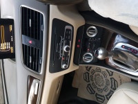 Black Audi Q3 2.0 TDI quattro Premium