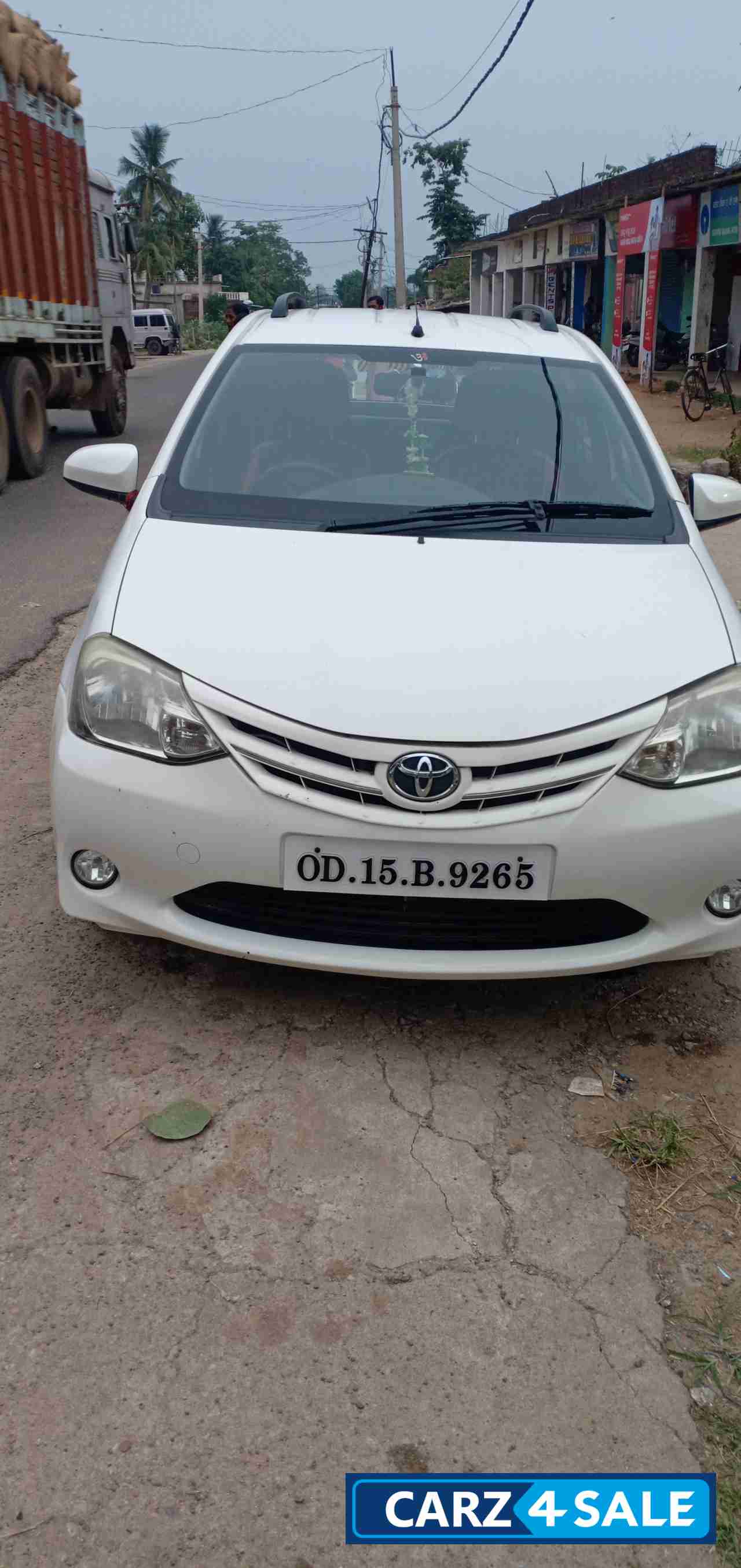 White Toyota Etios Liva GD