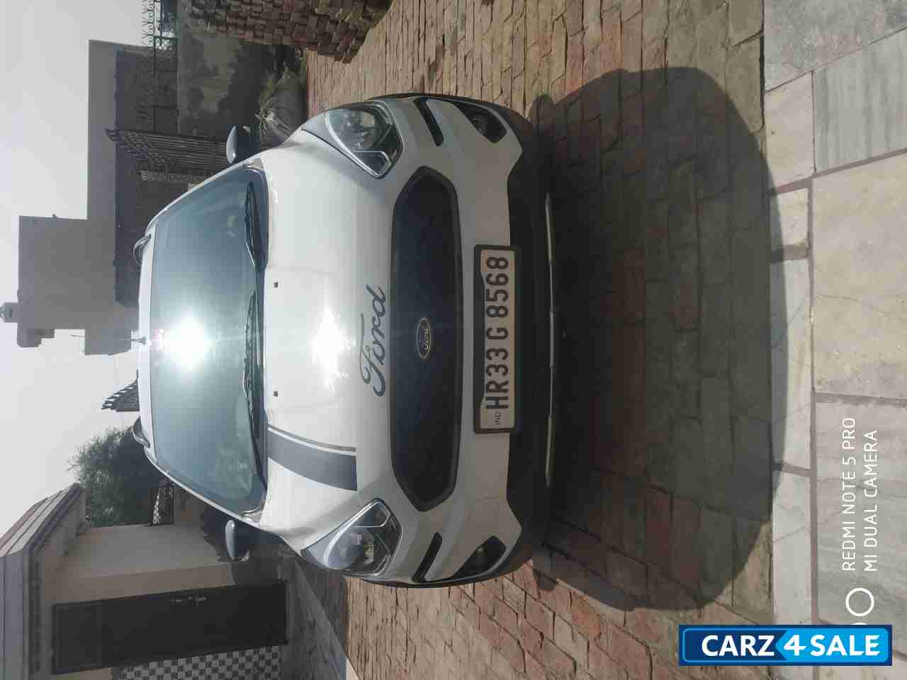 White Ford Freestyle 1.5 Diesel Titanium MT