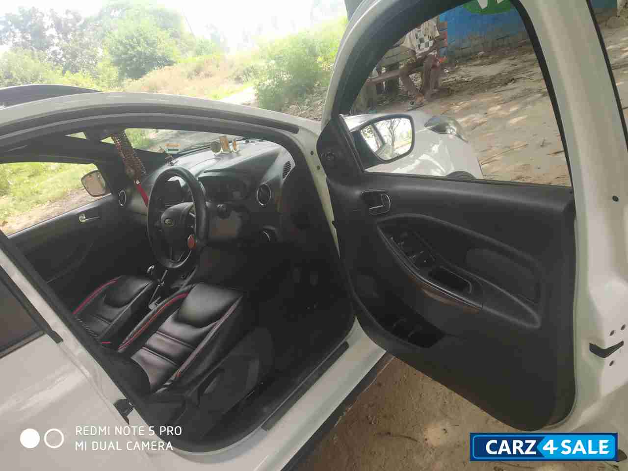 White Ford Freestyle 1.5 Diesel Titanium MT