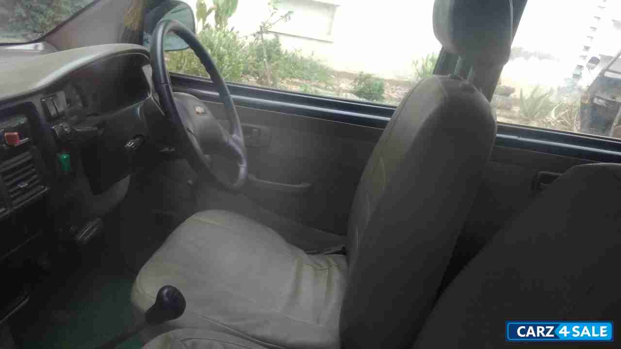 Black Chevrolet Tavera Chevrolet Tavera Neo max 10 seaters