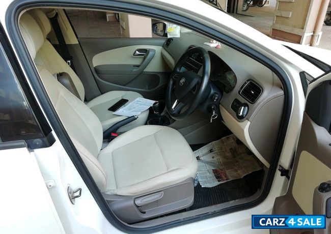 White Skoda Rapid 1.6 MPI Ambition MT