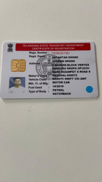 Pearl White Maruti Suzuki Swift VXI