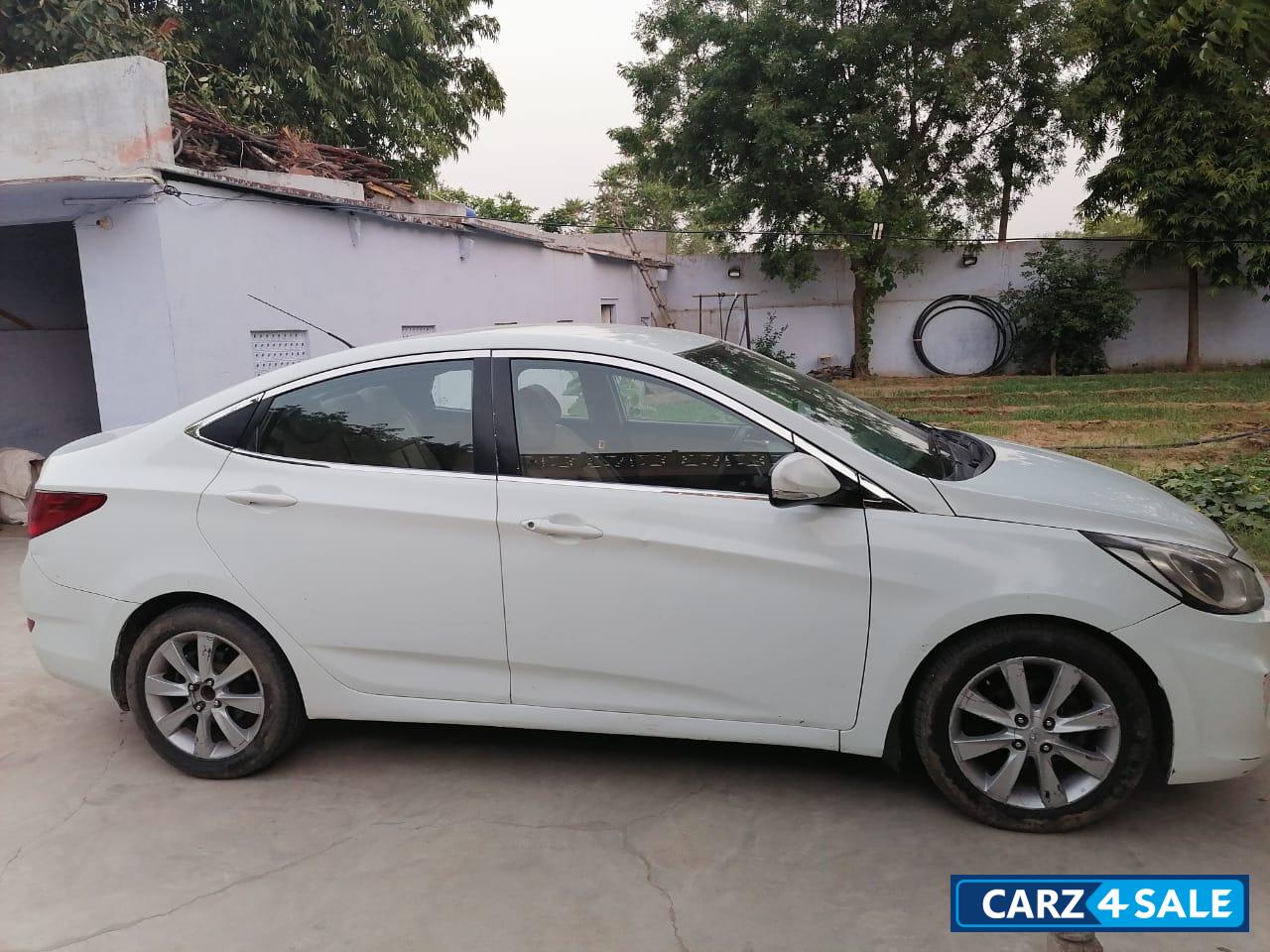 Hyundai Verna Transform 1.6 SX VTVT