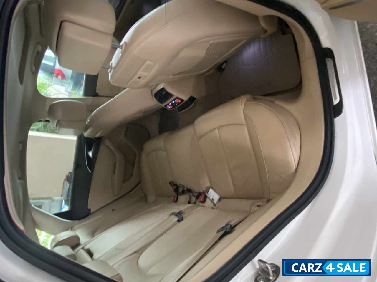 White Audi A6 2.0 TDI Technology Pack