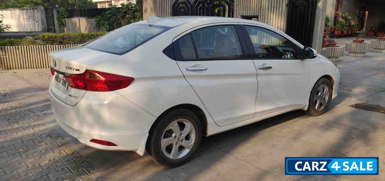 White Honda City VXMT Diesel