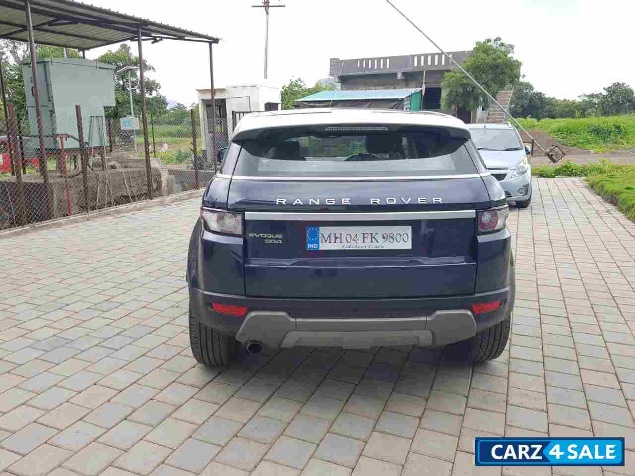 Blue Land Rover Range Rover Evoque Dynamic SD4