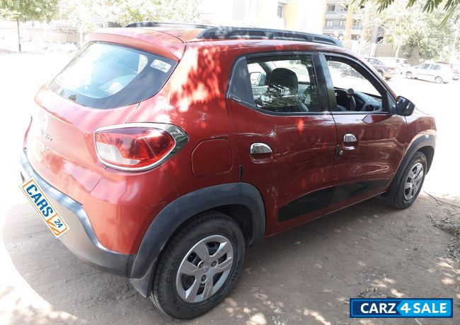 Red Renault Kwid RXT