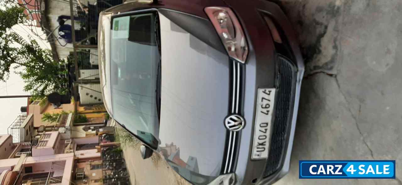 Gray Volkswagen Polo Comfortline 1.2L P