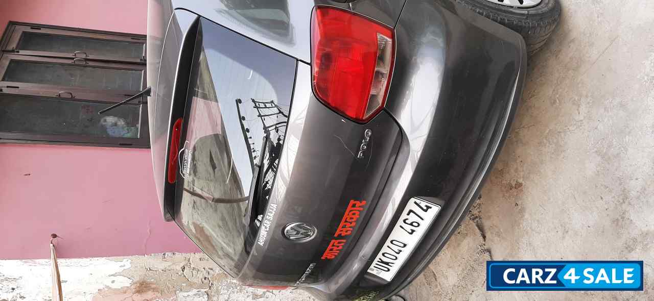 Gray Volkswagen Polo Comfortline 1.2L P