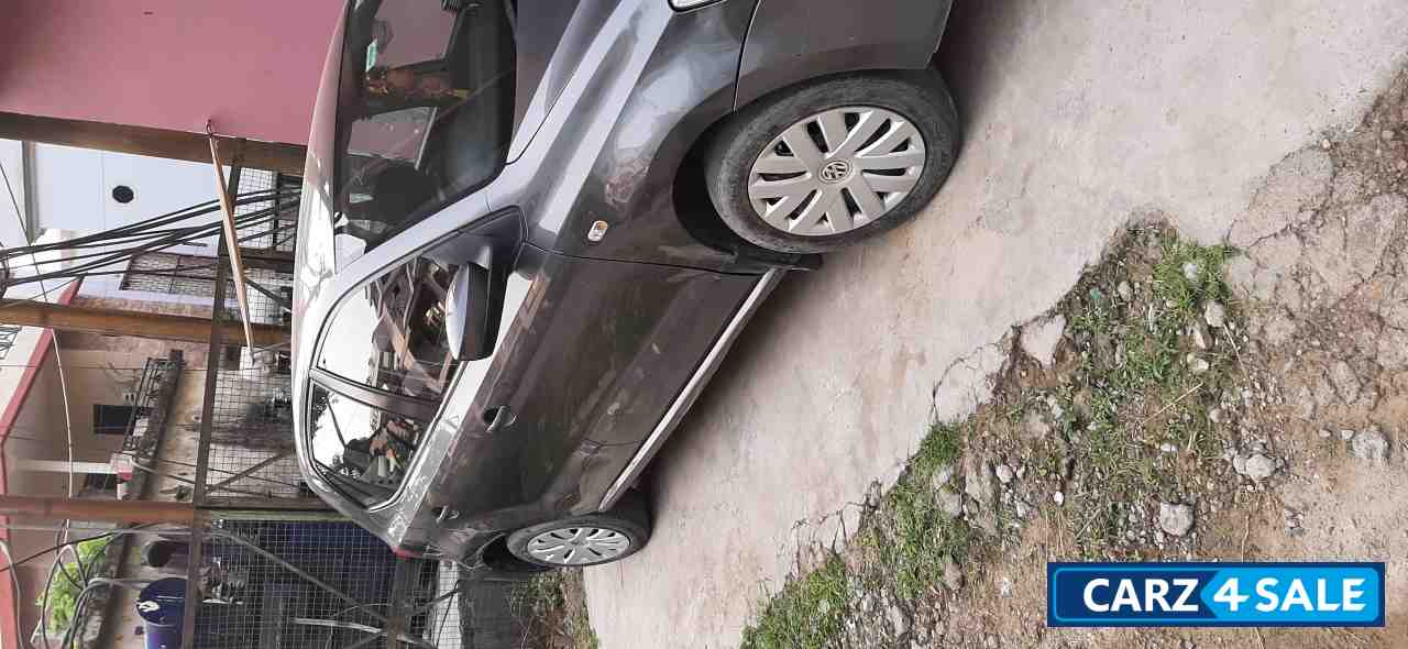 Gray Volkswagen Polo Comfortline 1.2L P