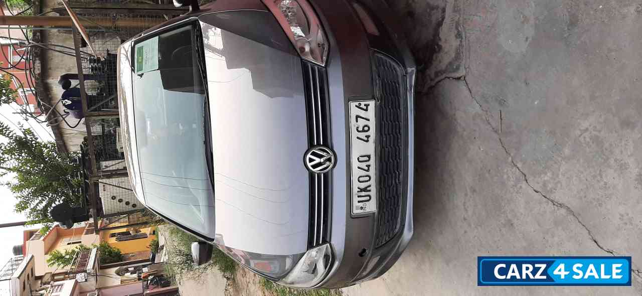 Gray Volkswagen Polo Comfortline 1.2L P