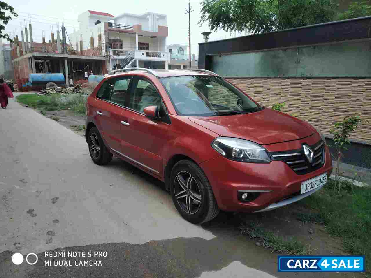 Red Renault Koleos 4x4 AT