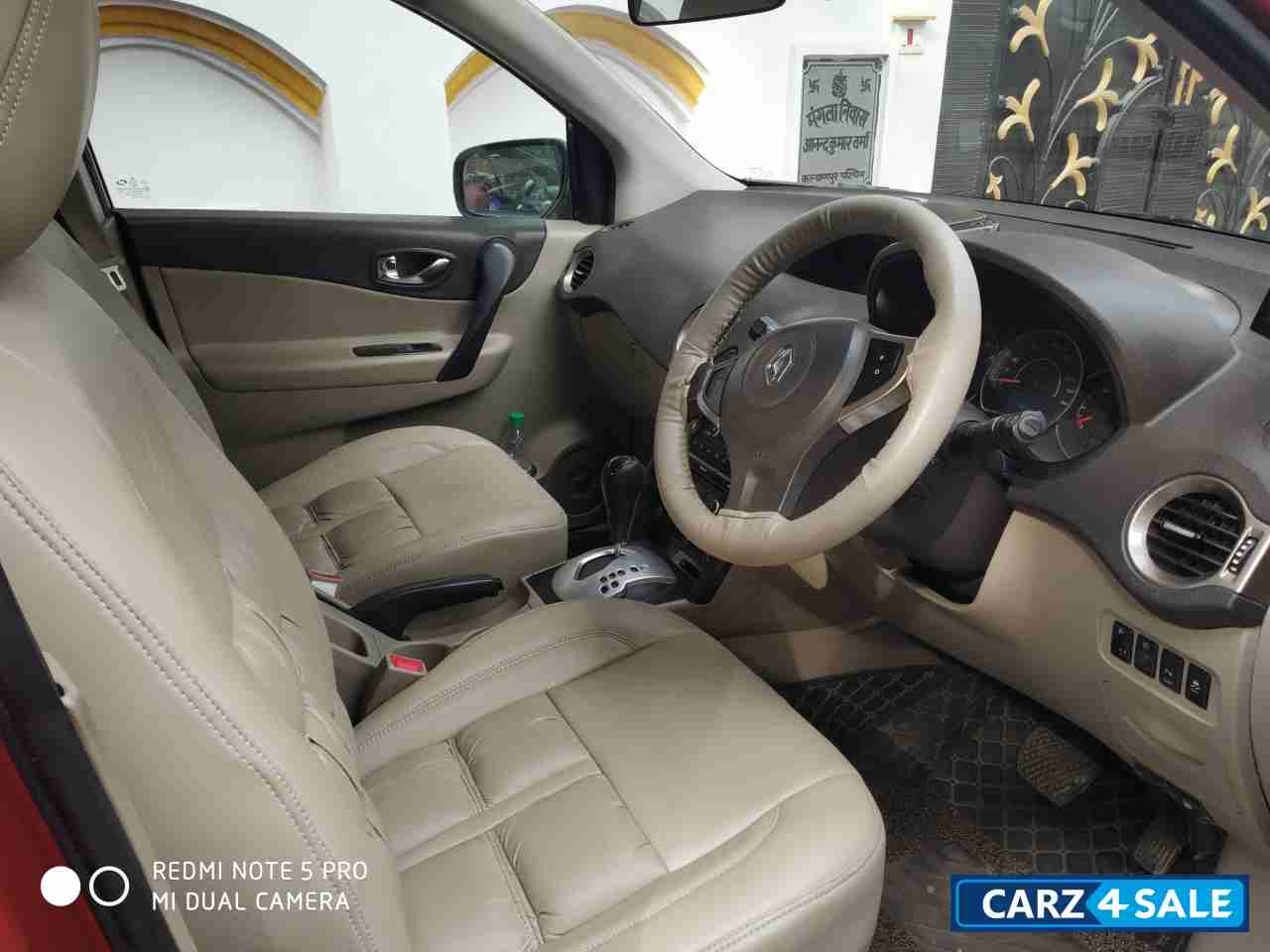 Red Renault Koleos 4x4 AT