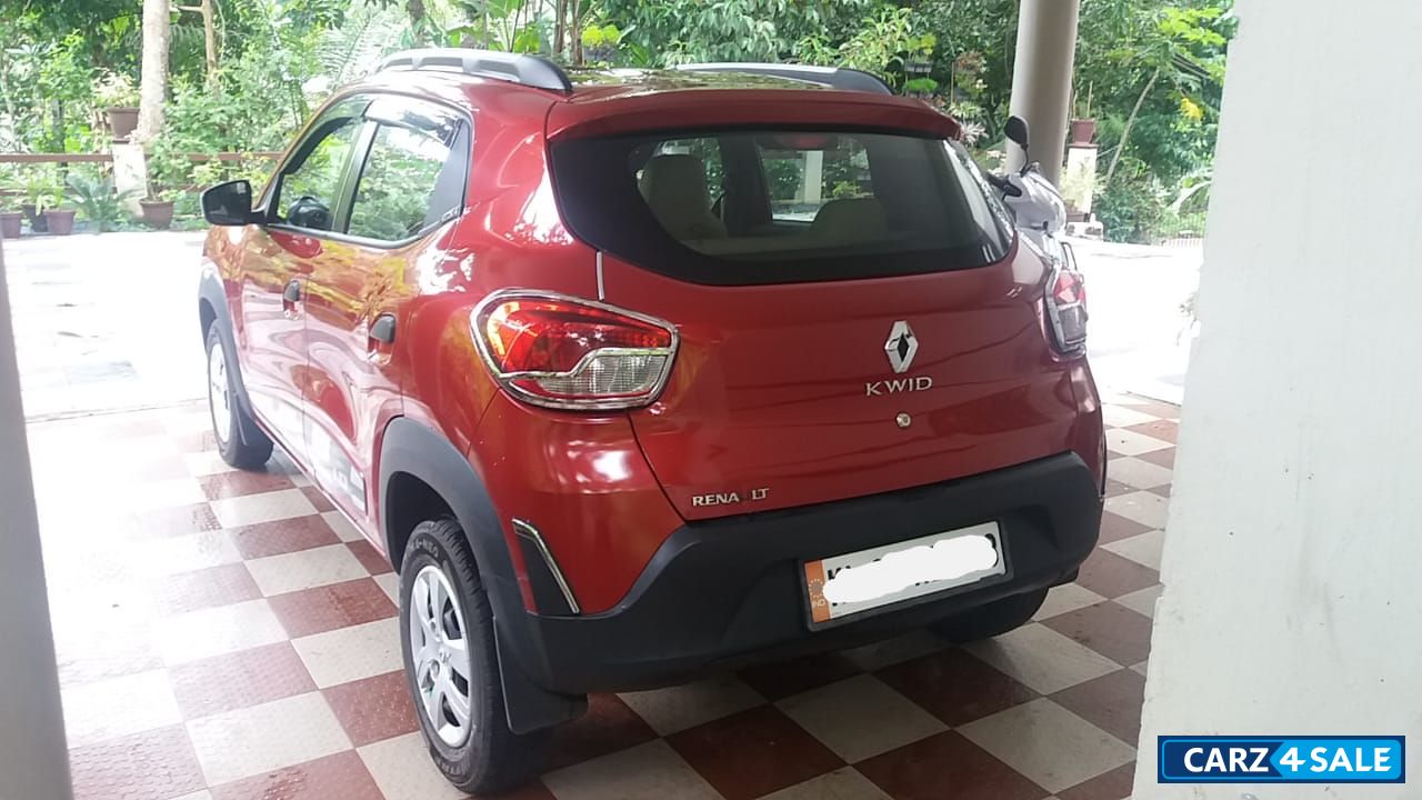 Red Renault Kwid RXT Opt