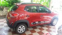 Red Renault Kwid RXT Opt