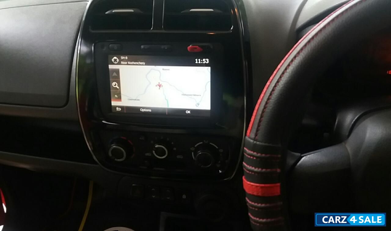 Red Renault Kwid RXT Opt