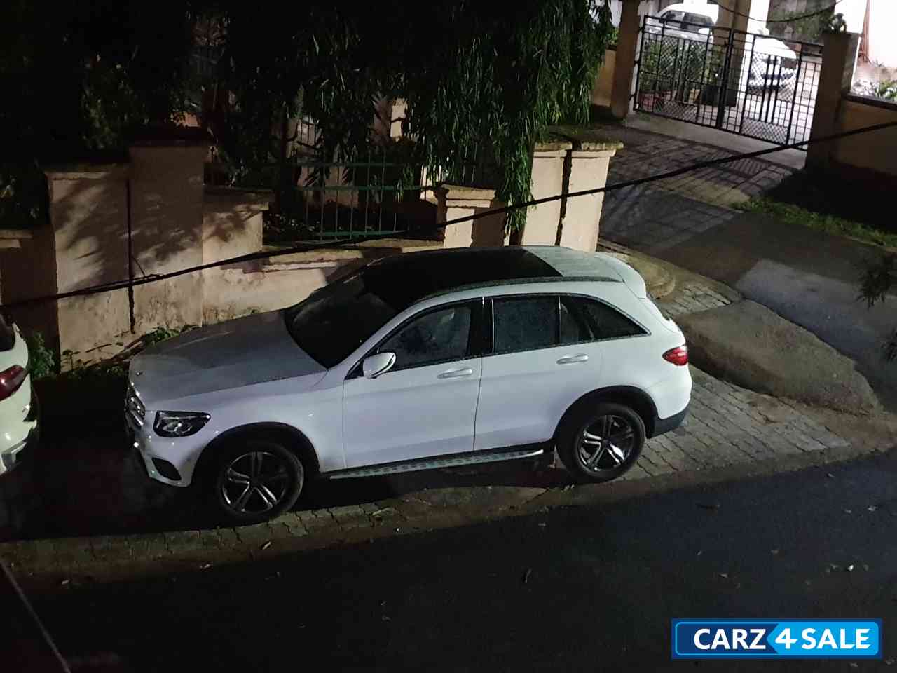 Mercedes-Benz GLC Prime 220 d 4MATIC Diesel AT Mercedes-Benz GLC Prime 220 d 4MATIC Diesel AT