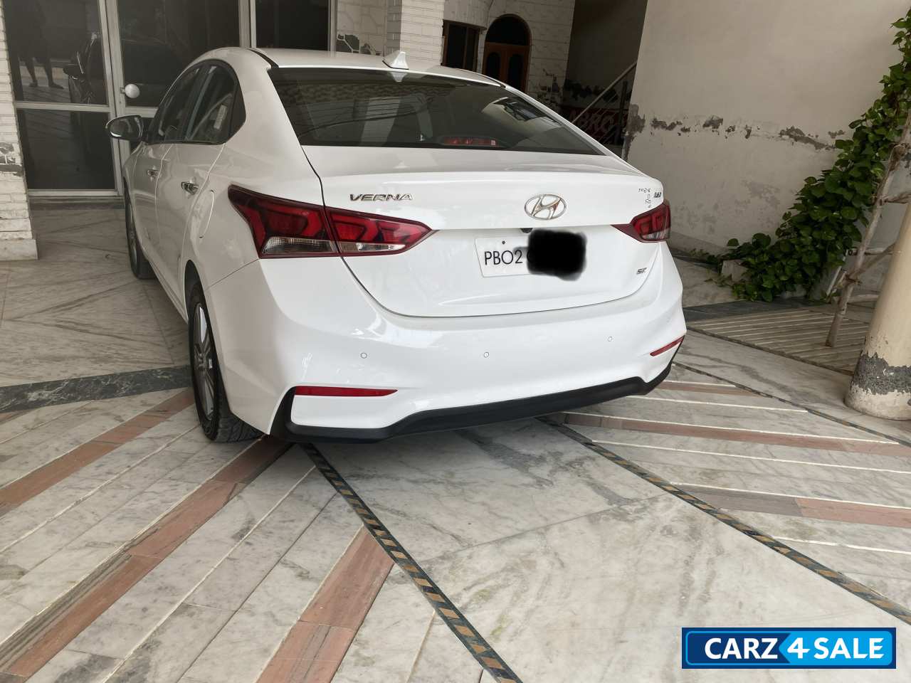 White Hyundai Verna Diesel