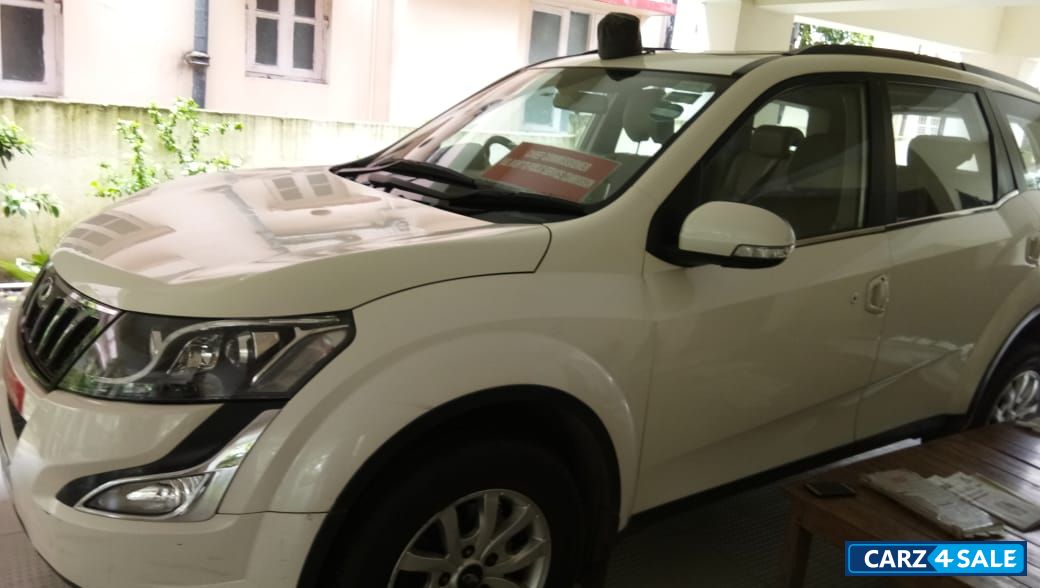 Mahindra XUV 500 R FWD W10