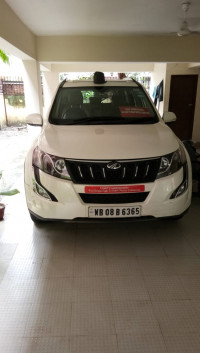 Mahindra XUV 500 R FWD W10