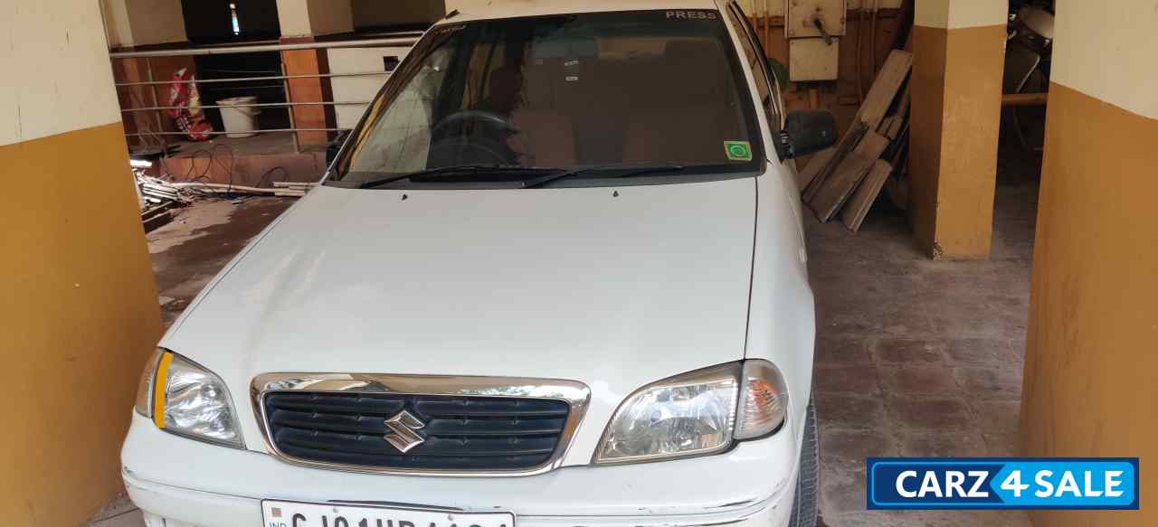 White Maruti Suzuki Esteem LXi