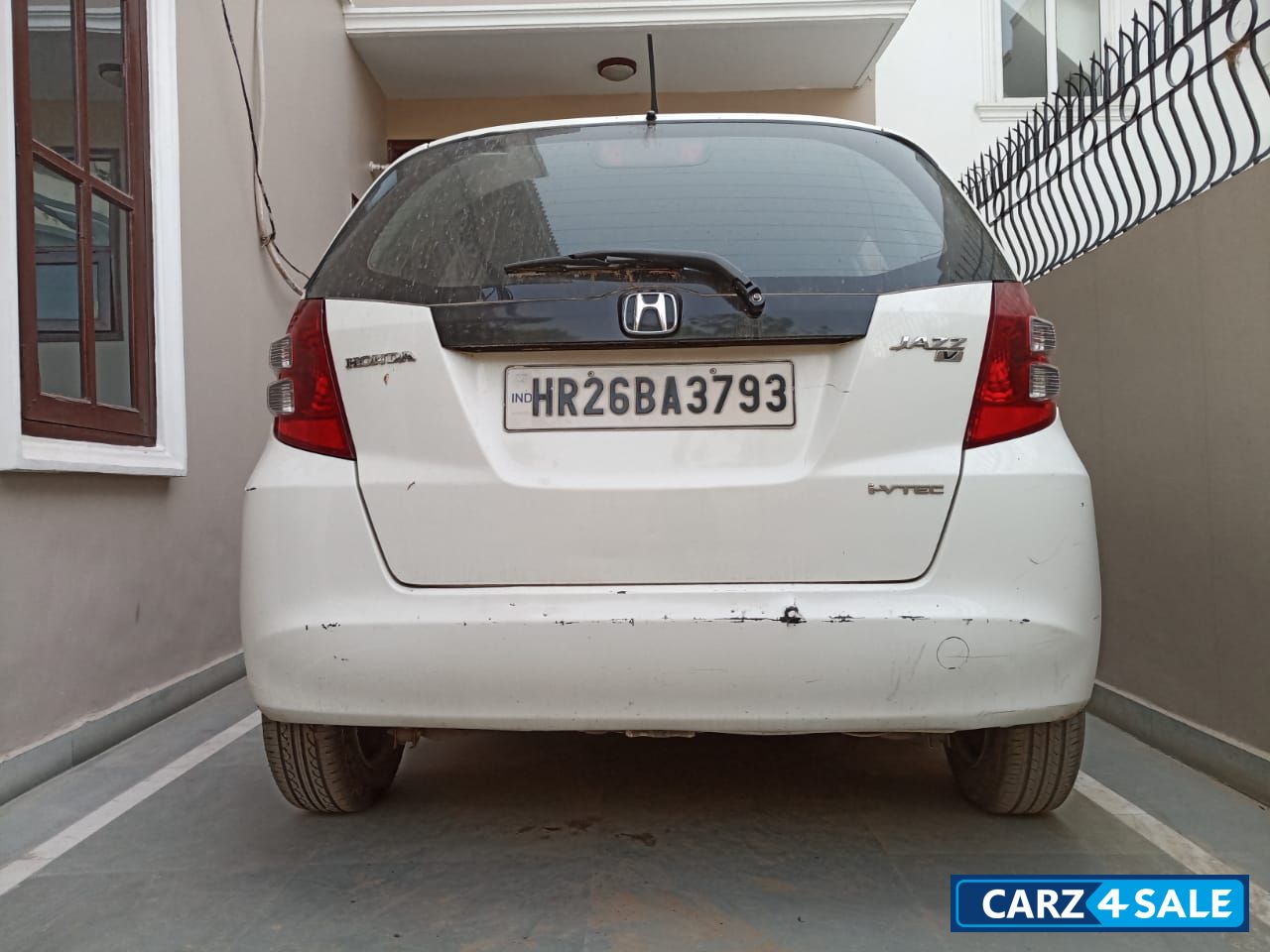 White Honda Jazz