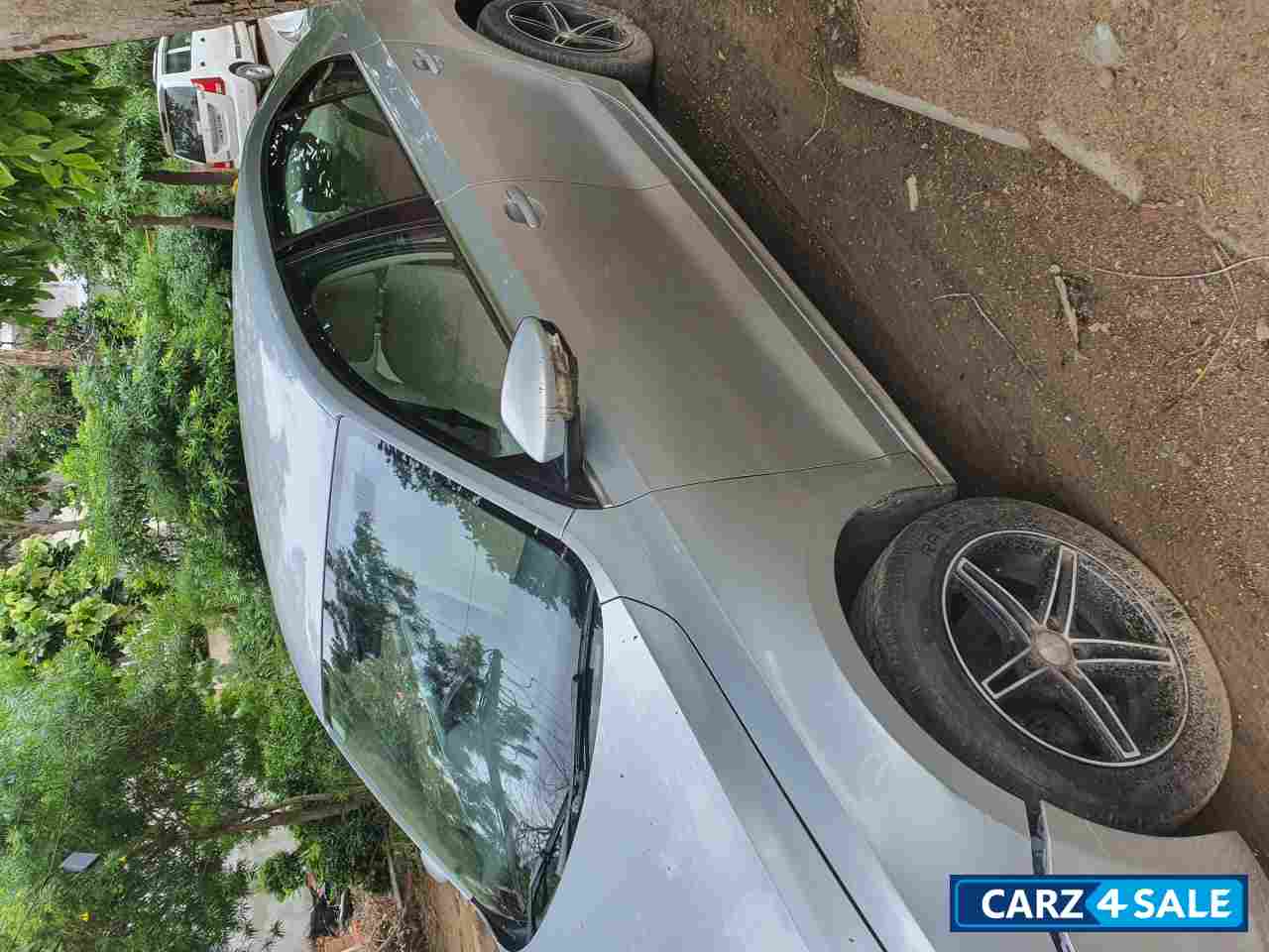 Volkswagen Jetta Highline TDI AT