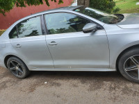 Volkswagen Jetta Highline TDI AT