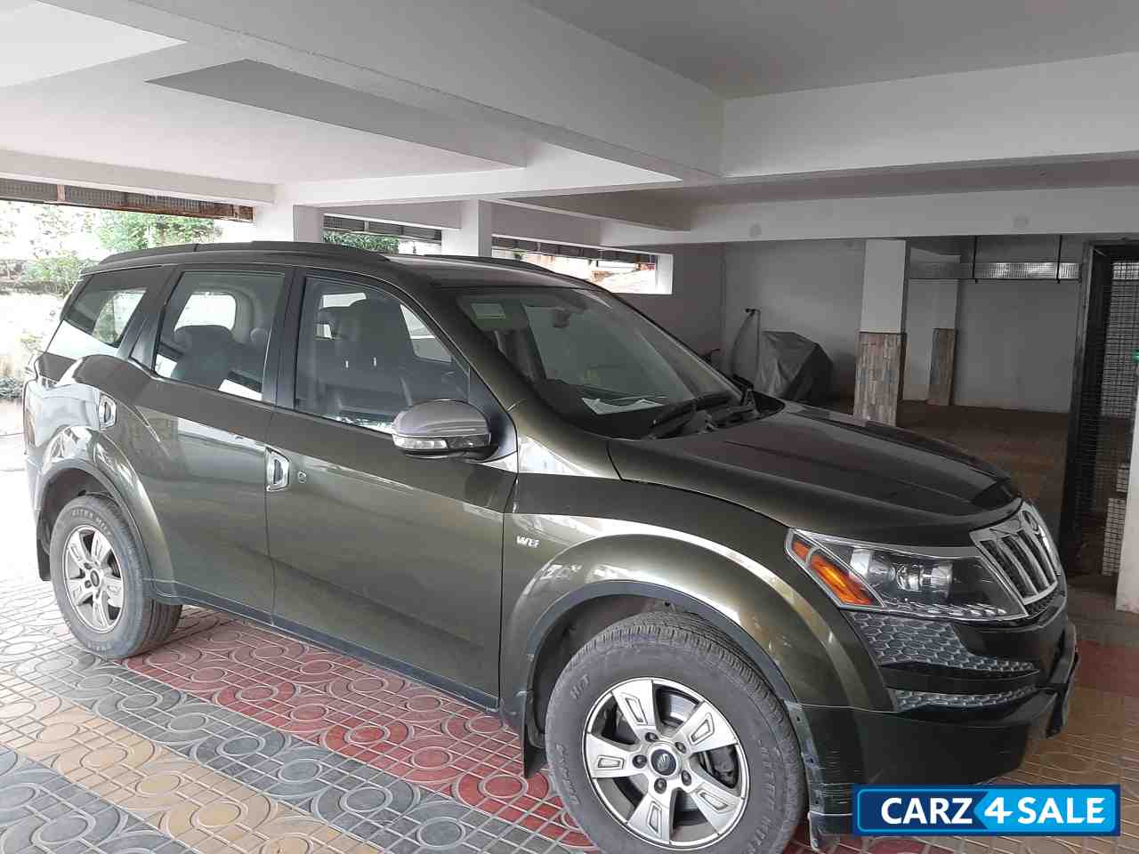 Mahindra XUV 500 W8 2WD