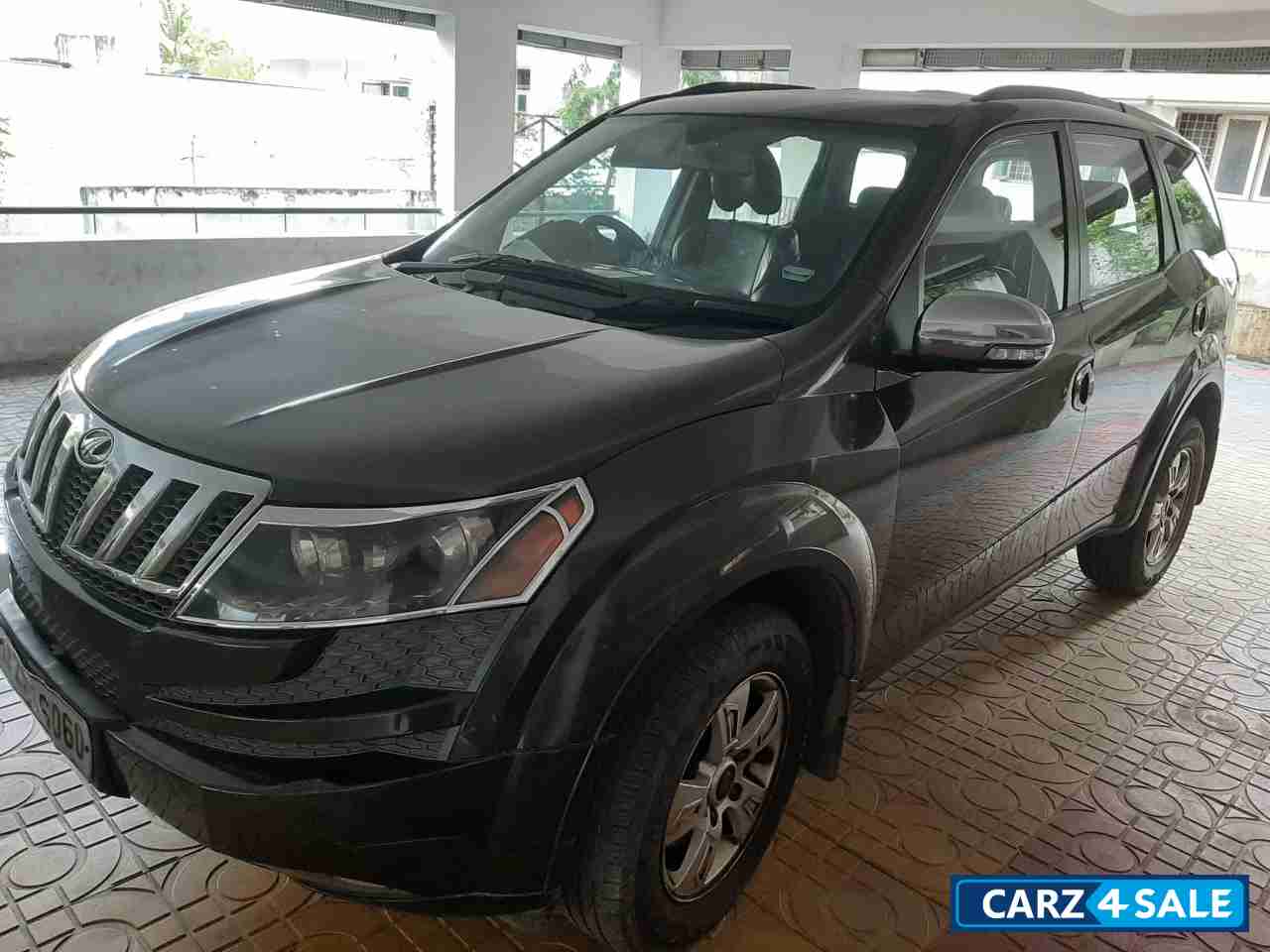 Mahindra XUV 500 W8 2WD