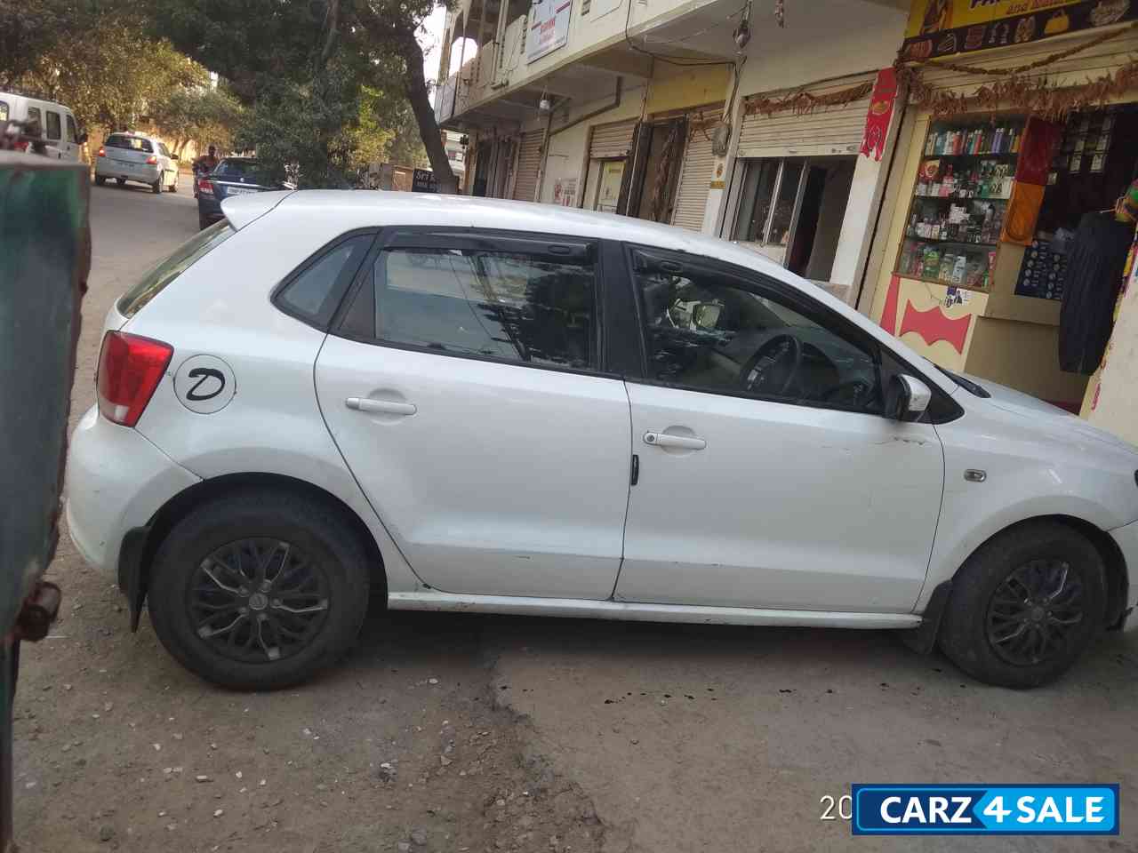 White Volkswagen Polo Comfortline 1.2L D White Volkswagen Polo Comfortline 1.2L D