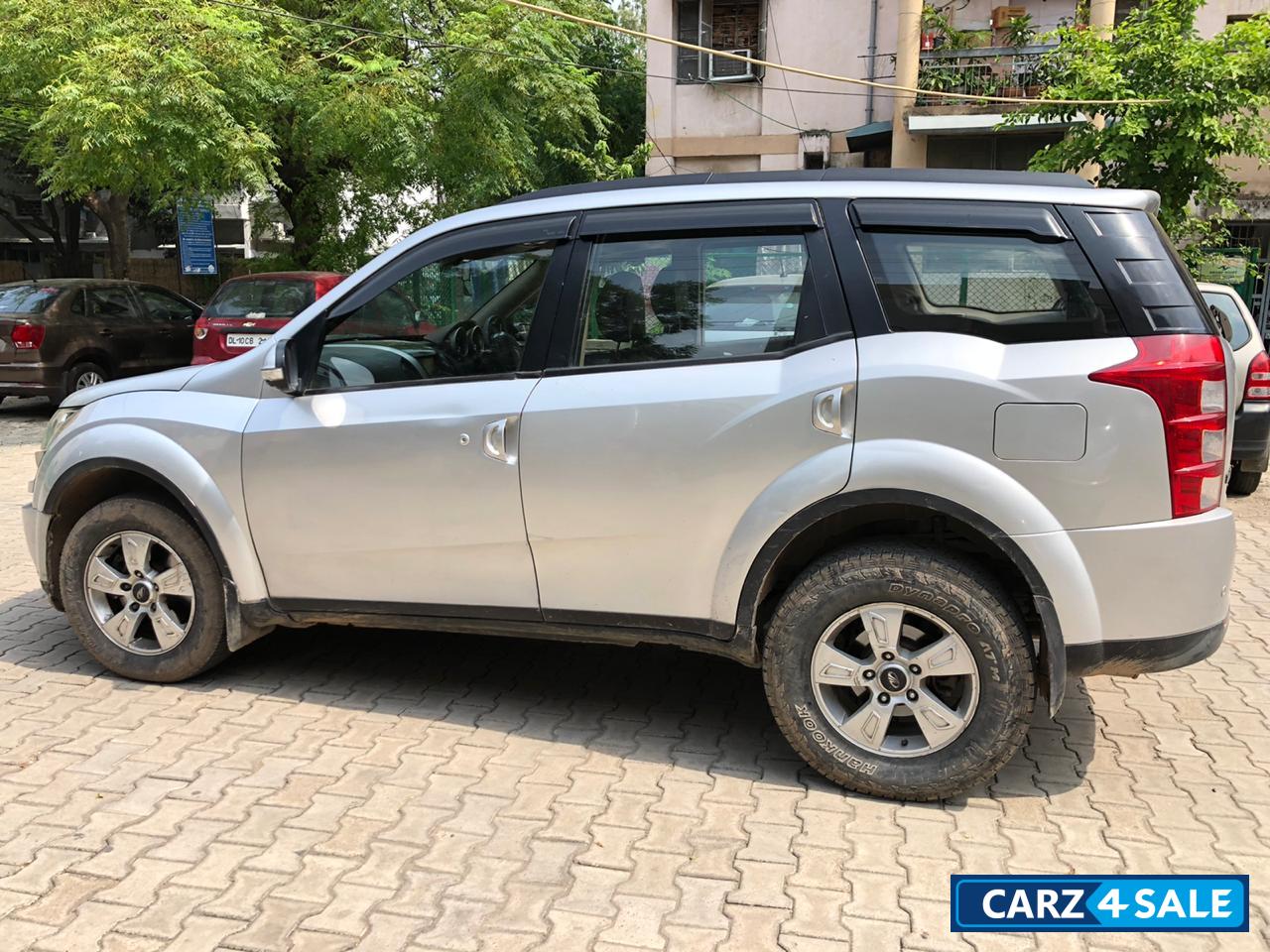 Mahindra XUV 500 W8 2WD