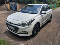 White Hyundai Elite i20 Sportz 1.2