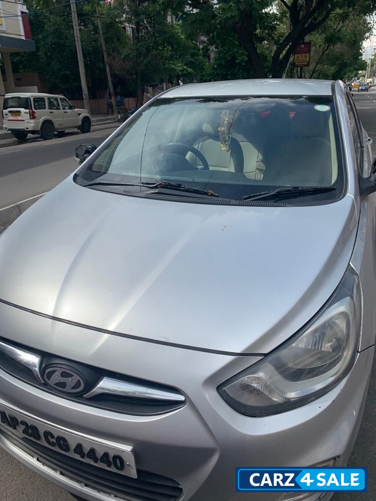 Hyundai Verna SX 1.6L U2 CRDi Diesel