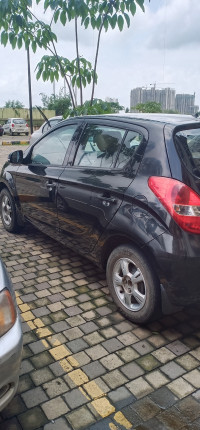 Black Hyundai i20