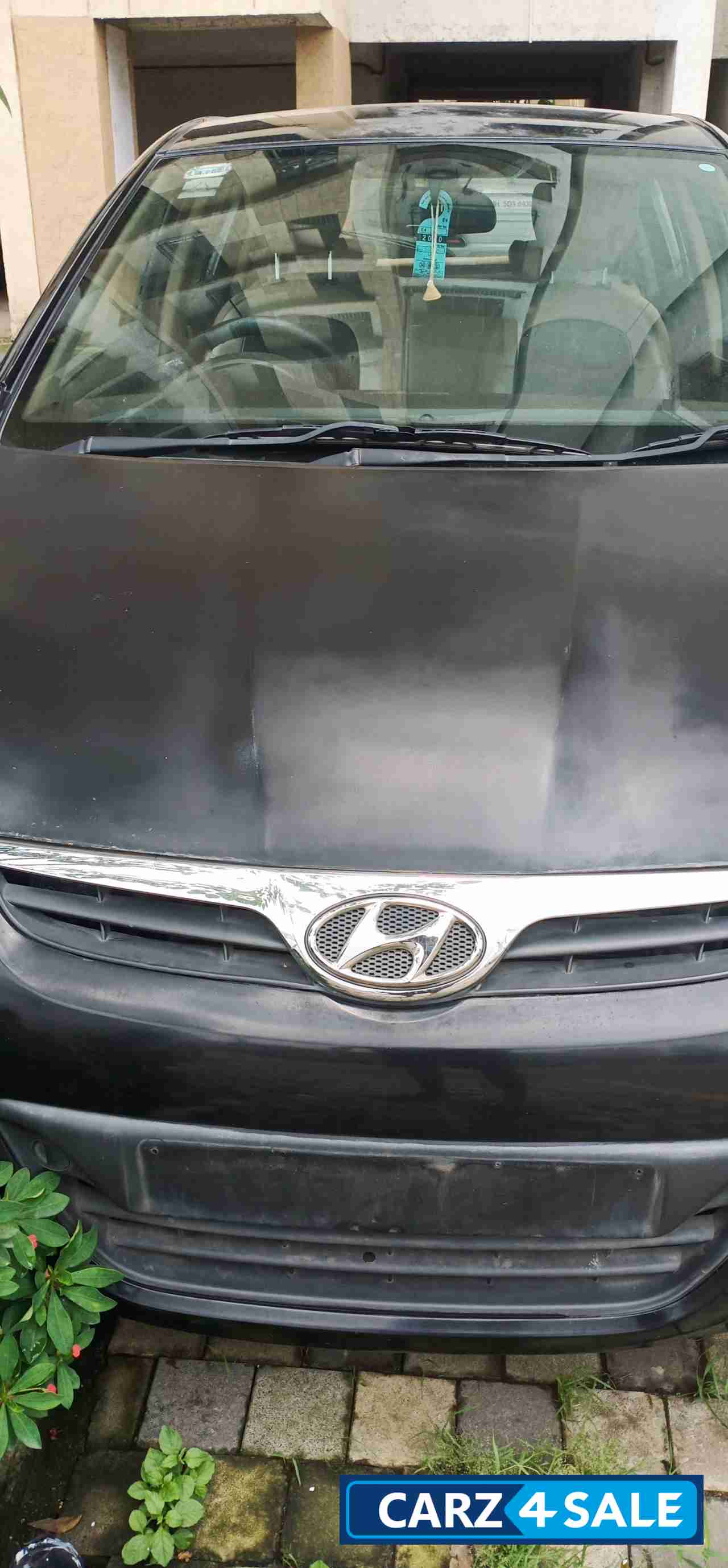 Black Hyundai i20