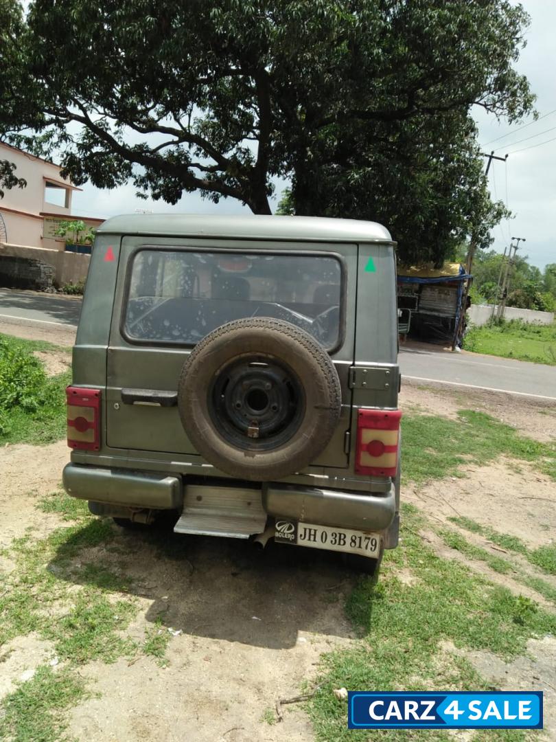 Green Mahindra Bolero DI DX 8 Str