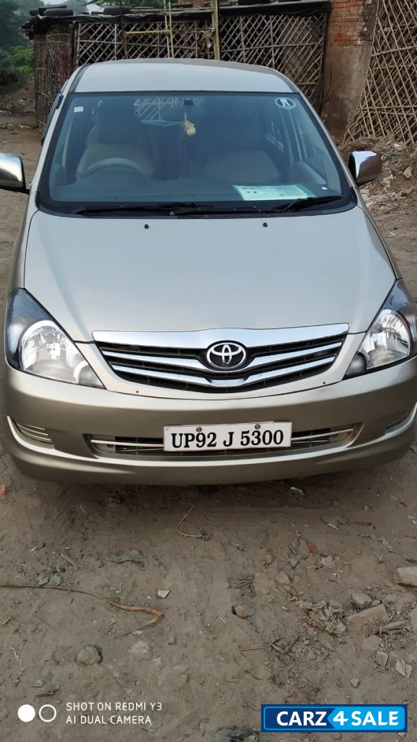 Toyota Innova 2.0 V